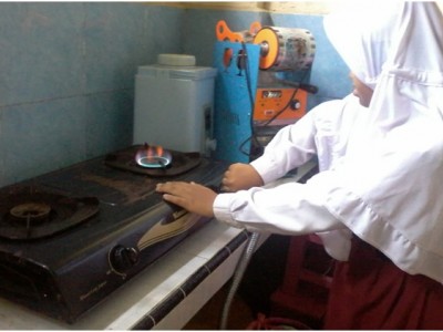 Keterampilan Menghidupkan Kompor Gas