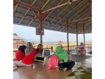 Kearifan Lokal Mengunjungi Jalur Wisata Daerah 