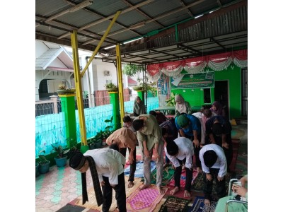 Praktek Sholat Berjamaah