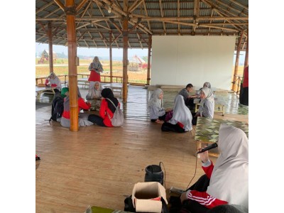 Kearifan Lokal Mengunjungi Jalur Wisata Daerah 