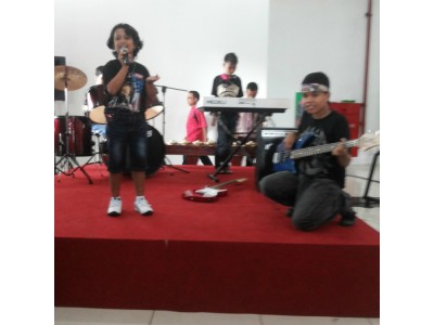 Penampilan Dalam Rangka Hari Autis di Auditorium (Gubernuran April 2014)