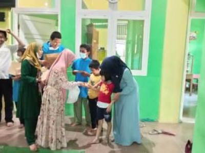 Penutupan dan Pemyerahan Sertifikat Serta Hadiah Pada Pesantren Ramadhan SLB Autisma YPPA Solok Tahu
