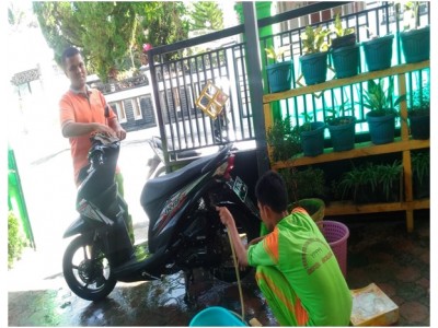 Belajar Menyuci Motor